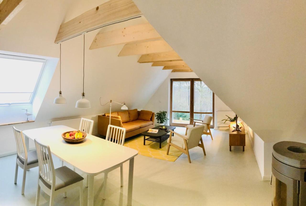 Moorblick! Grosse Dachwohnung Mit Kamin Und Sauna *
